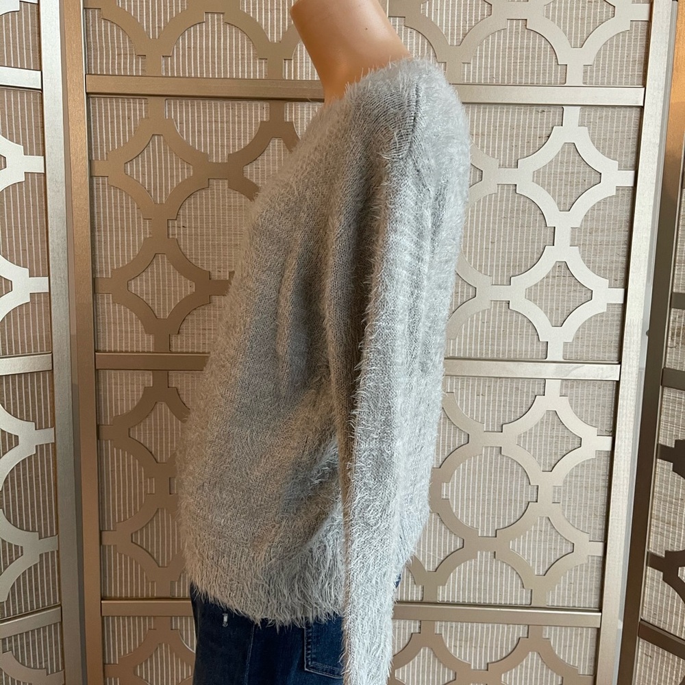 Pink Lily! BRAND NEW! Never worn! Gray Eyelash Fuzzy Sweater! Medium - Picture 4 of 5